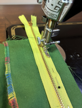 Sew the right side of the zipper