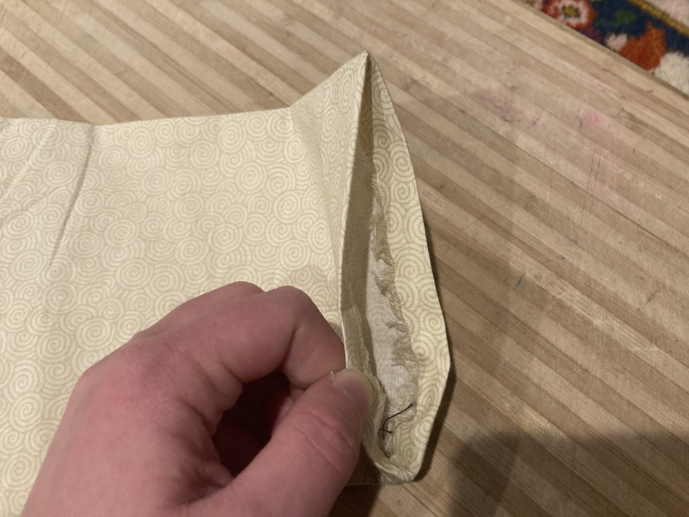 Shell sleeves with edges pressed in